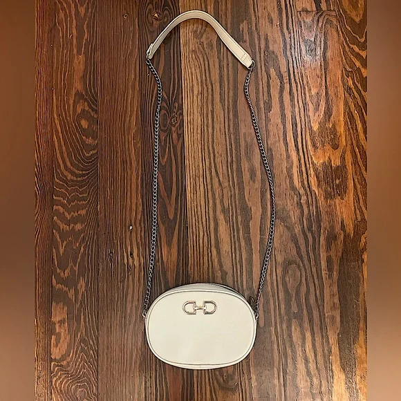 Small H&M cream colored purse - Picture 1 of 5